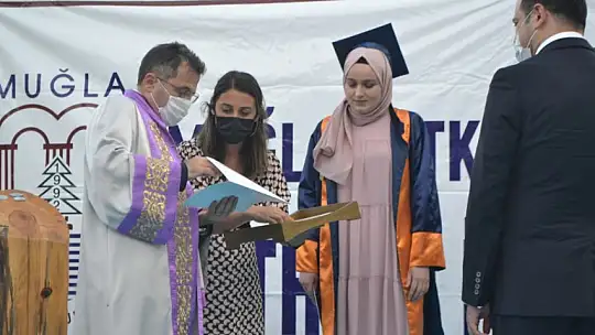 Öğrencilerin mezuniyet heyecanı