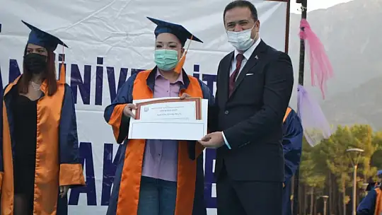 Öğrencilerin mezuniyet heyecanı