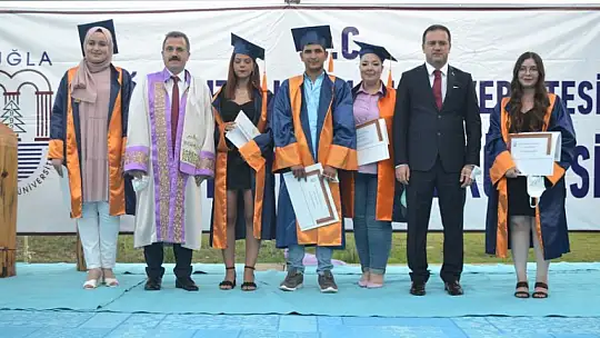 Öğrencilerin mezuniyet heyecanı