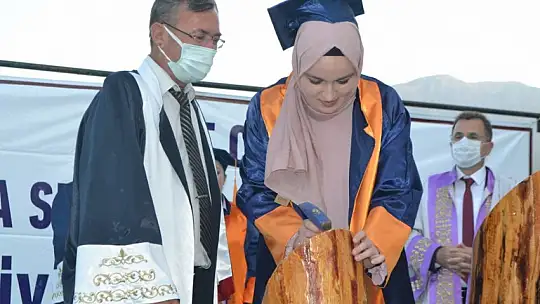 Öğrencilerin mezuniyet heyecanı