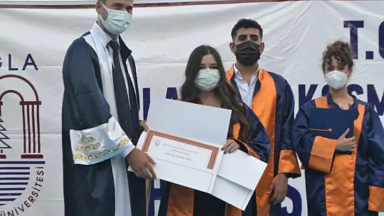 Öğrencilerin mezuniyet heyecanı