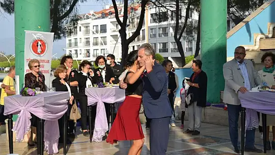 Türk kadınlar Birliği 50. Yılını kutladı