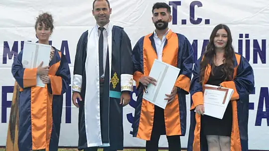 Öğrencilerin mezuniyet heyecanı