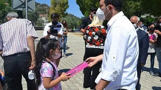 Özel öğrencilerin mezuniyet sevinci