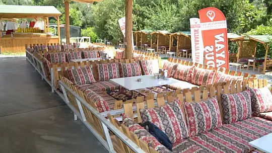 'Kırmızı Beyaz Et Restaurant' misafirlerini bekliyor