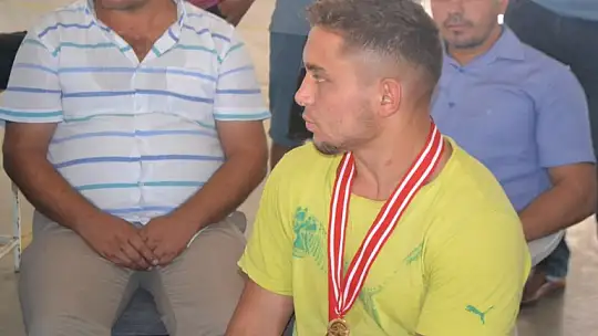 Şampiyon Güreşçi Fethiyeli Ozan Kıl'a karşılama töreni