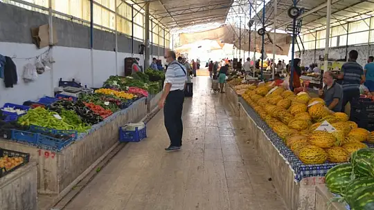 Bayram öncesi son pazar boş kaldı
