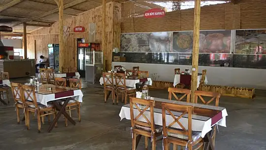 'Kırmızı Beyaz Et Restaurant' misafirlerini bekliyor