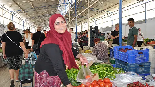 Pazarda Ne Alan Memnun Ne Satan!