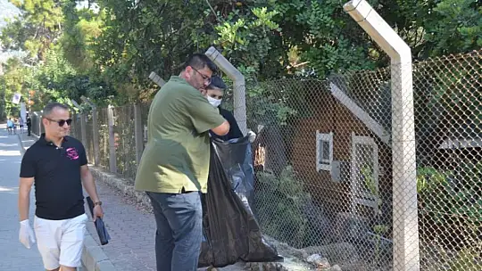 Ölüdeniz'de bayram sonu çevre temizliği yapıldı