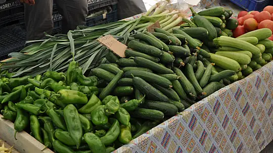 Pazar Esnafı Maliyetlerden Dolayı Zararına Satış Yapıyor