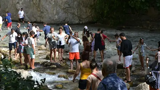 Saklıkent Kanyonuna turistler akın ediyor