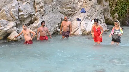 Saklıkent Kanyonuna turistler akın ediyor