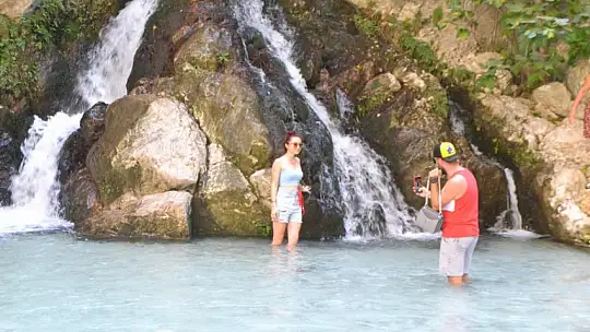 Saklıkent Kanyonuna turistler akın ediyor