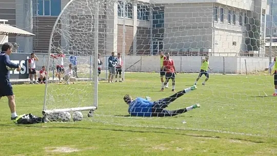 Fethiyespor'u kaptanlar çalıştırdı 