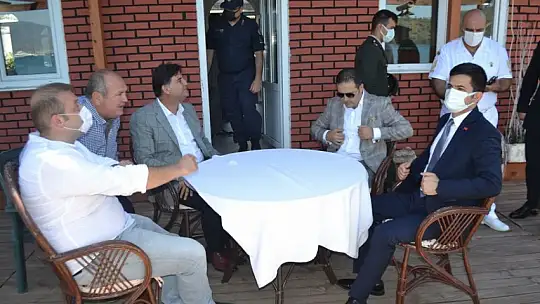 Protokol Üyelerinden Kolluk Kuvvetleri İle Huzurevine Bayramlaşma Ziyareti