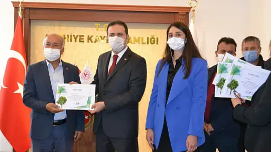 Muhtarlara sertifikaları verildi