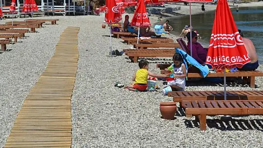 Büyük Samanlık Plajı Engelsiz Plaj olarak da hizmet veriyor