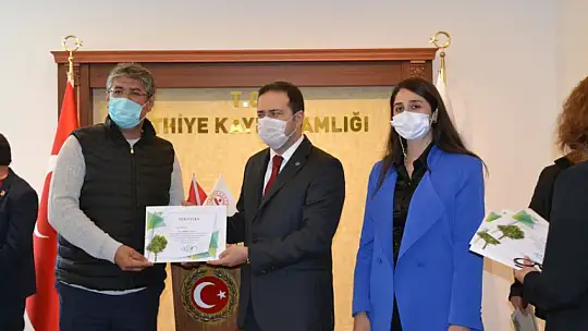 Muhtarlara sertifikaları verildi