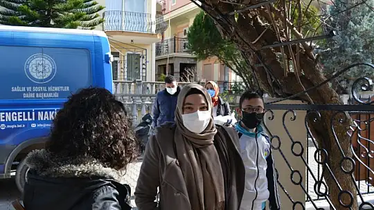 Engelleri Aşan Okul'dan Yaşlılara Ziyaret