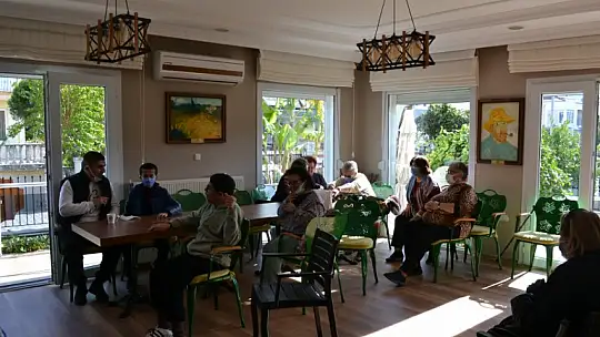 Engelleri Aşan Okul'dan Yaşlılara Ziyaret