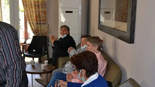 Engelleri Aşan Okul'dan Yaşlılara Ziyaret