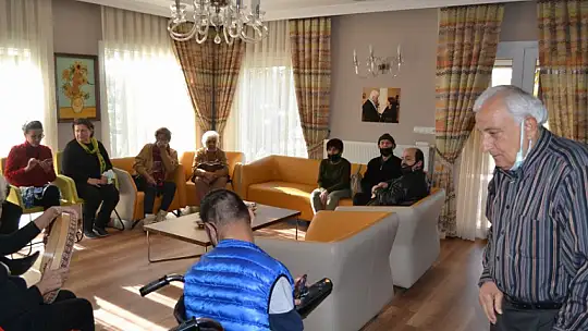 Engelleri Aşan Okul'dan Yaşlılara Ziyaret