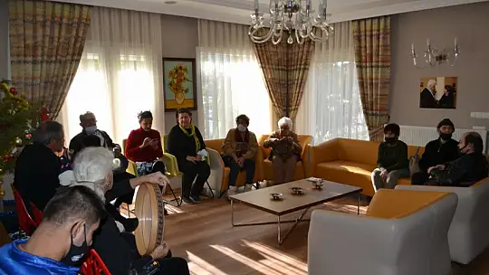 Engelleri Aşan Okul'dan Yaşlılara Ziyaret