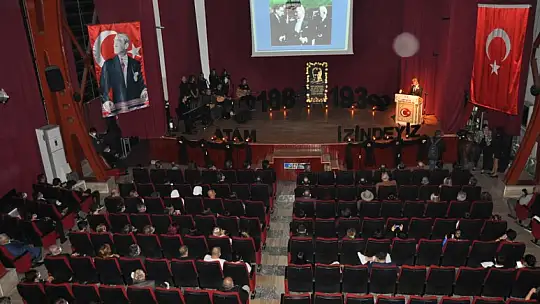 10 Kasım Atatürk'ü anma etkinliğinde duygu dolu anlar yaşandı