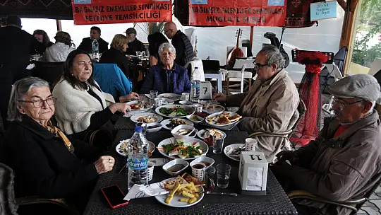Bağımsız Emekliler Sendikası Üyelerinden Kaynaşma Kahvaltısı