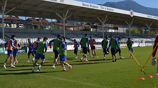 Karşıyaka maçına müzikli antrenman