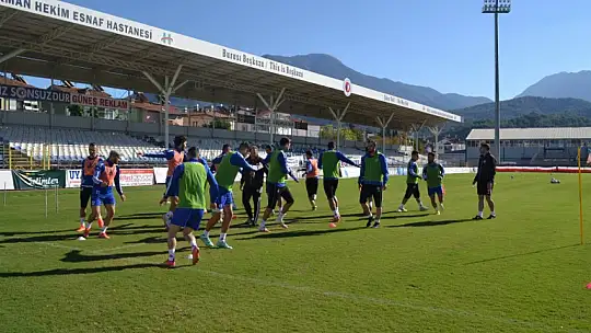 Karşıyaka maçına müzikli antrenman