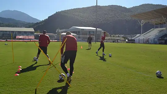 Karşıyaka maçına müzikli antrenman