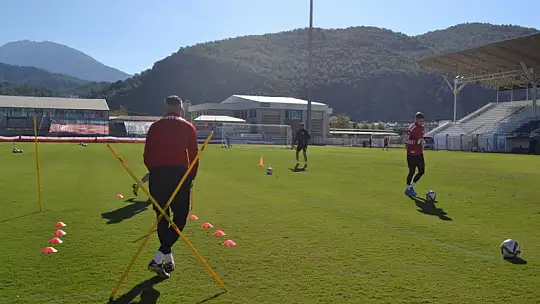 Karşıyaka maçına müzikli antrenman