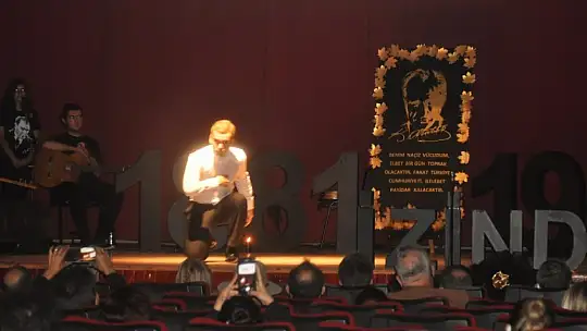 10 Kasım Atatürk'ü anma etkinliğinde duygu dolu anlar yaşandı