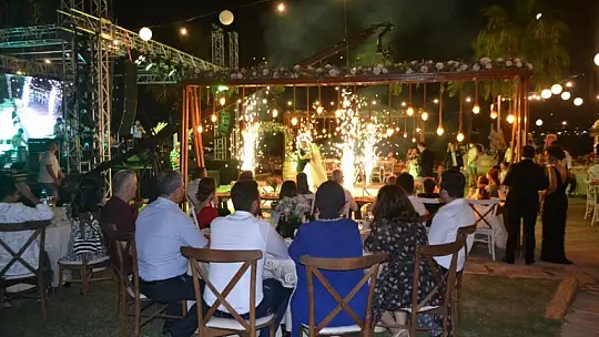 Mehmet Okar ile Pınar Kılınç rüya gibi bir düğünle dünya evine girdi