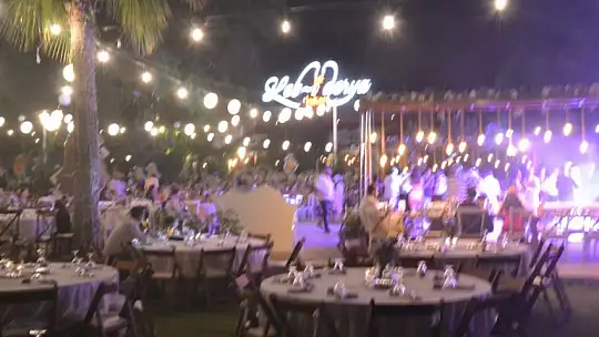 Mehmet Okar ile Pınar Kılınç rüya gibi bir düğünle dünya evine girdi