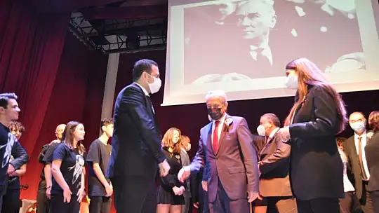 10 Kasım Atatürk'ü anma etkinliğinde duygu dolu anlar yaşandı