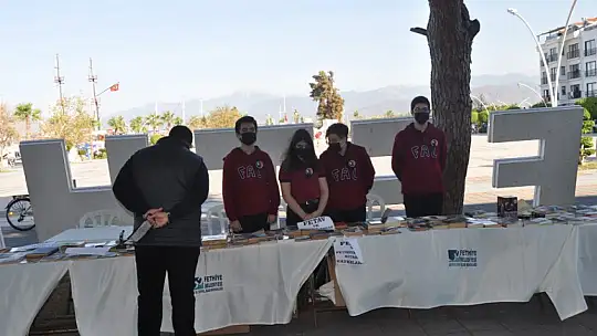 Atatürk anısına açılan sergi yoğun ilgi gördü