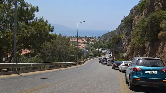 Kurban Bayramı öncesi Ölüdeniz tıklım tıklım doldu