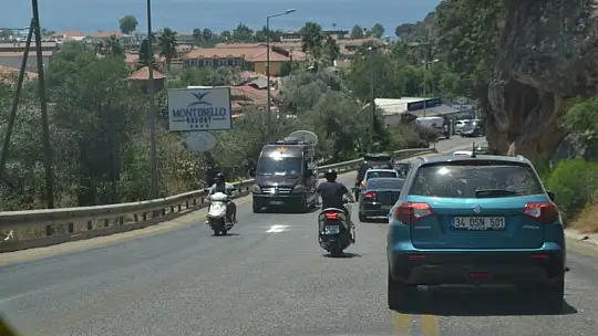 Kurban Bayramı öncesi Ölüdeniz tıklım tıklım doldu