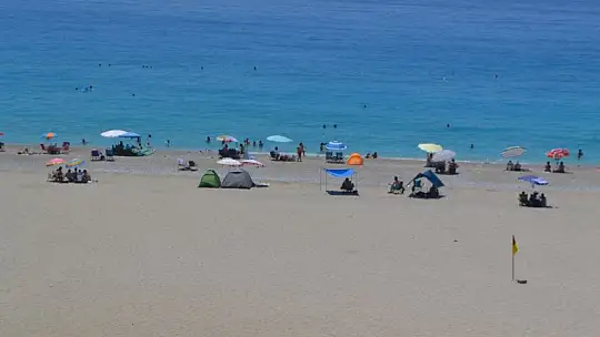 Kurban Bayramı öncesi Ölüdeniz tıklım tıklım doldu