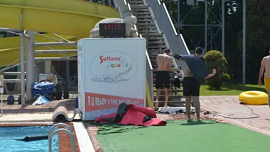 Sıcak havadan bunalanlar soluğu su parklarında aldı