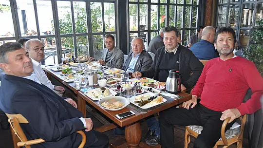 Aday Adayı Kökten, Muhtarlarla Kahvaltıda Buluştu