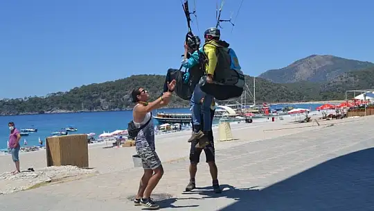 Özel öğrenciler teleferik ve yamaç paraşütü keyfi yaşadı