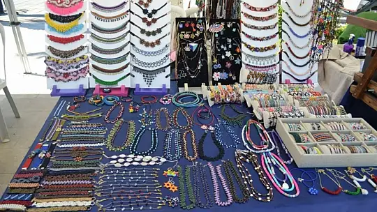 Normalleşme süreci ile stantlar açılmaya başlandı