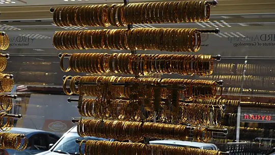 Uzmanlar, vatandaşın bankaya yöneldiğini söylüyor