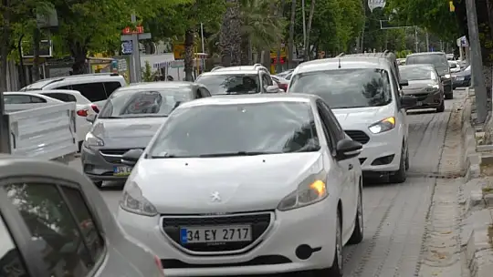 Yazlıkçılar ve yerli turistler Fethiye'ye akın etti