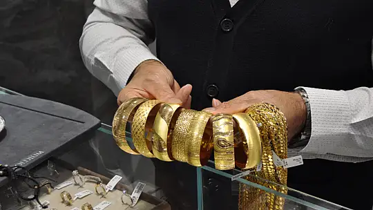 Uzmanlar, vatandaşın bankaya yöneldiğini söylüyor