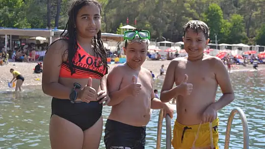 Büyük Samanlık Plajında Bayram Yoğunluğu